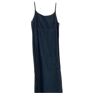 Gap size 14 medium wash classic blue denim maxi dress with back zipper & slit